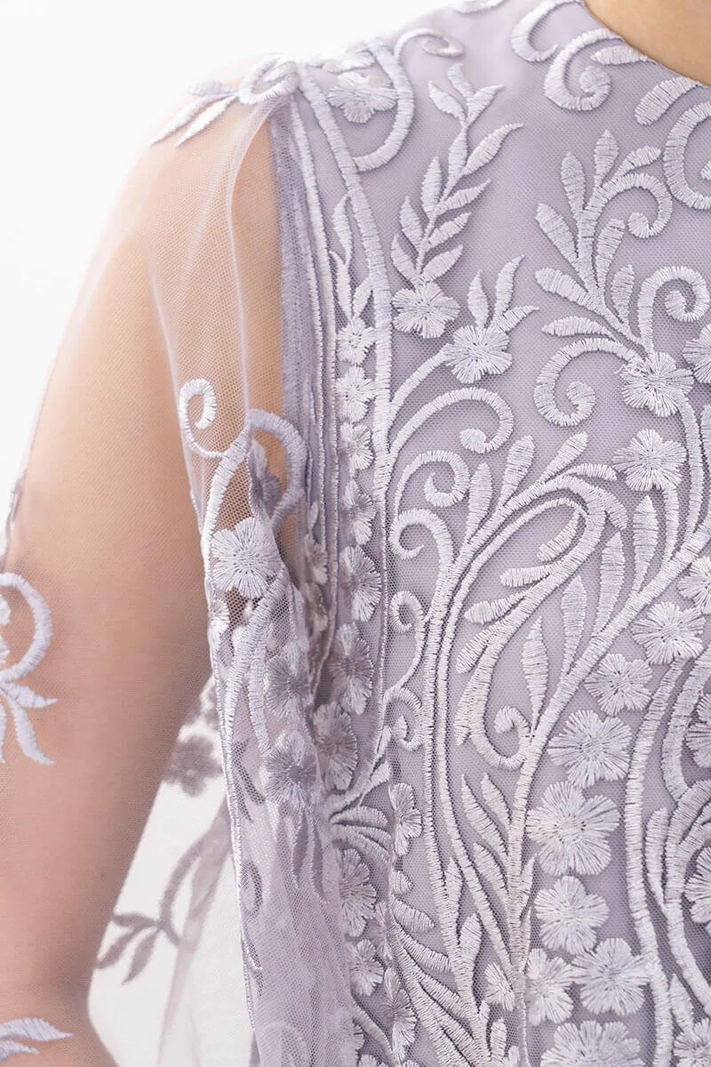 グレージュの刺繍ブラウスワイドパンツドレス