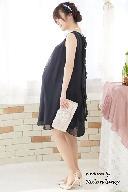 ネイビーのバックフリルシフォンドレス