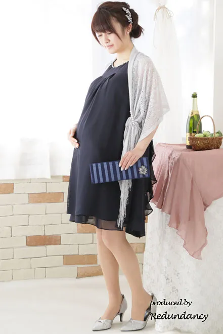 ネイビーのバックフリルシフォンドレス