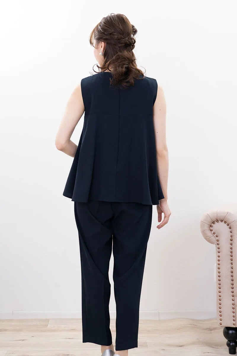 ネイビーのノースリーブトップスパンツドレス