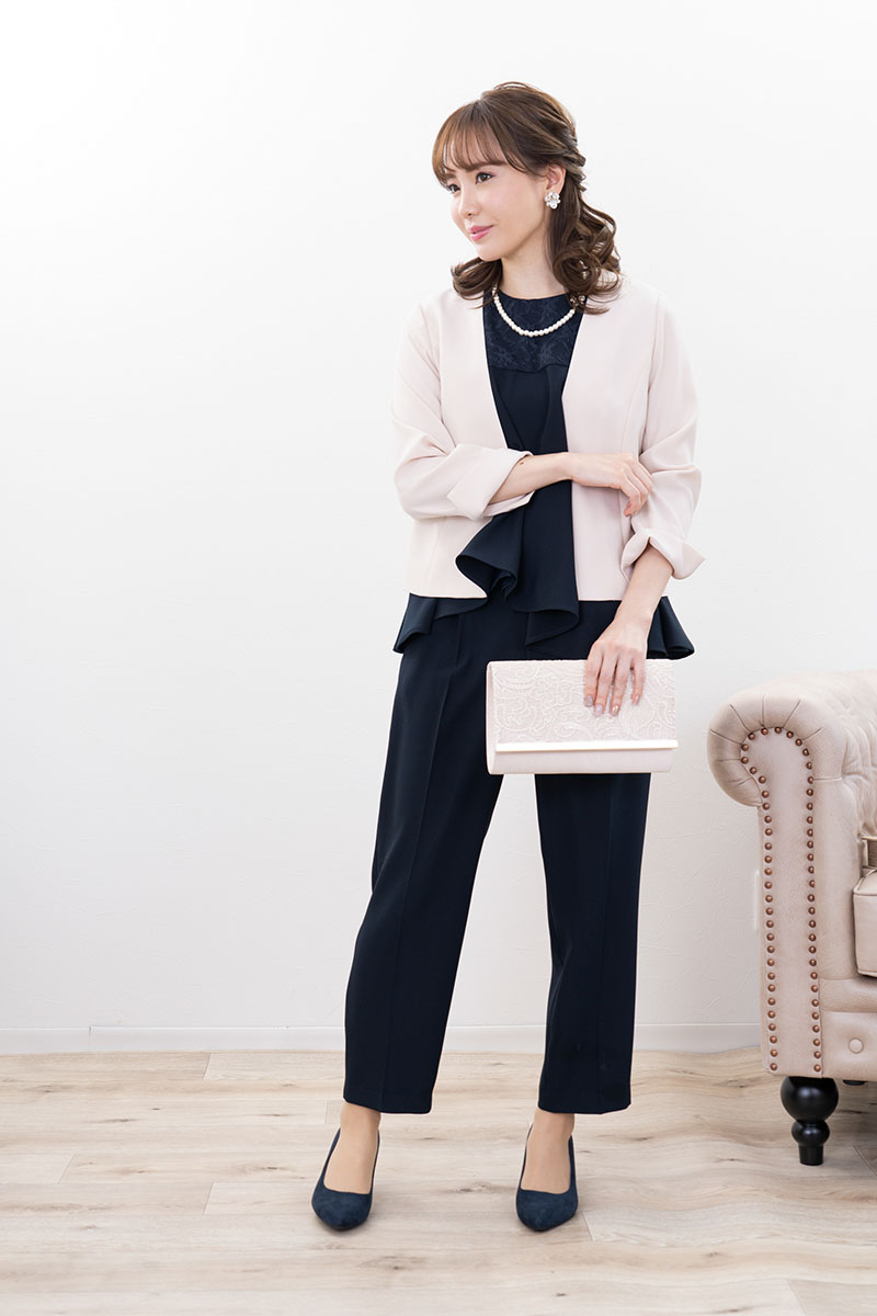 ネイビーのノースリーブトップスパンツドレス