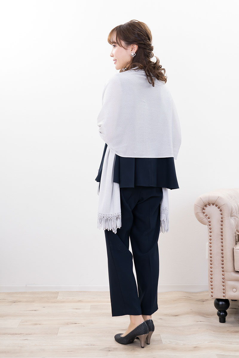 ネイビーのノースリーブトップスパンツドレス