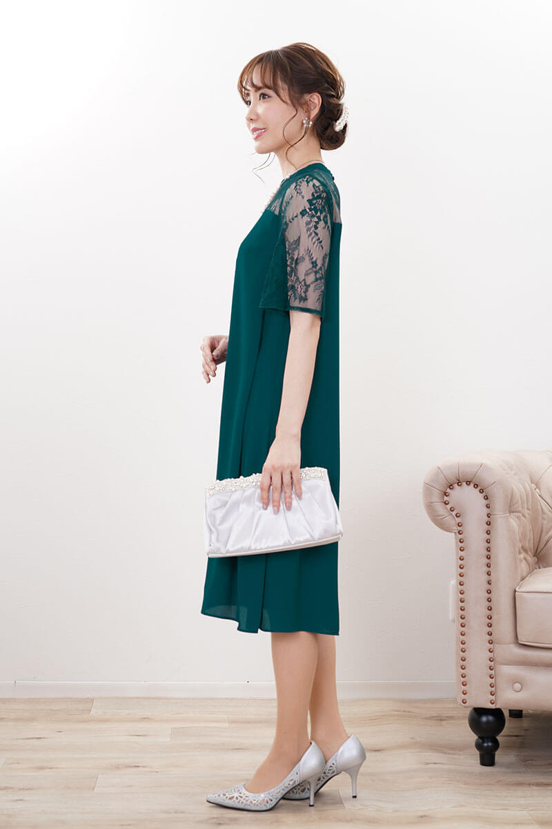 グリーンのレース切替テントラインドレス