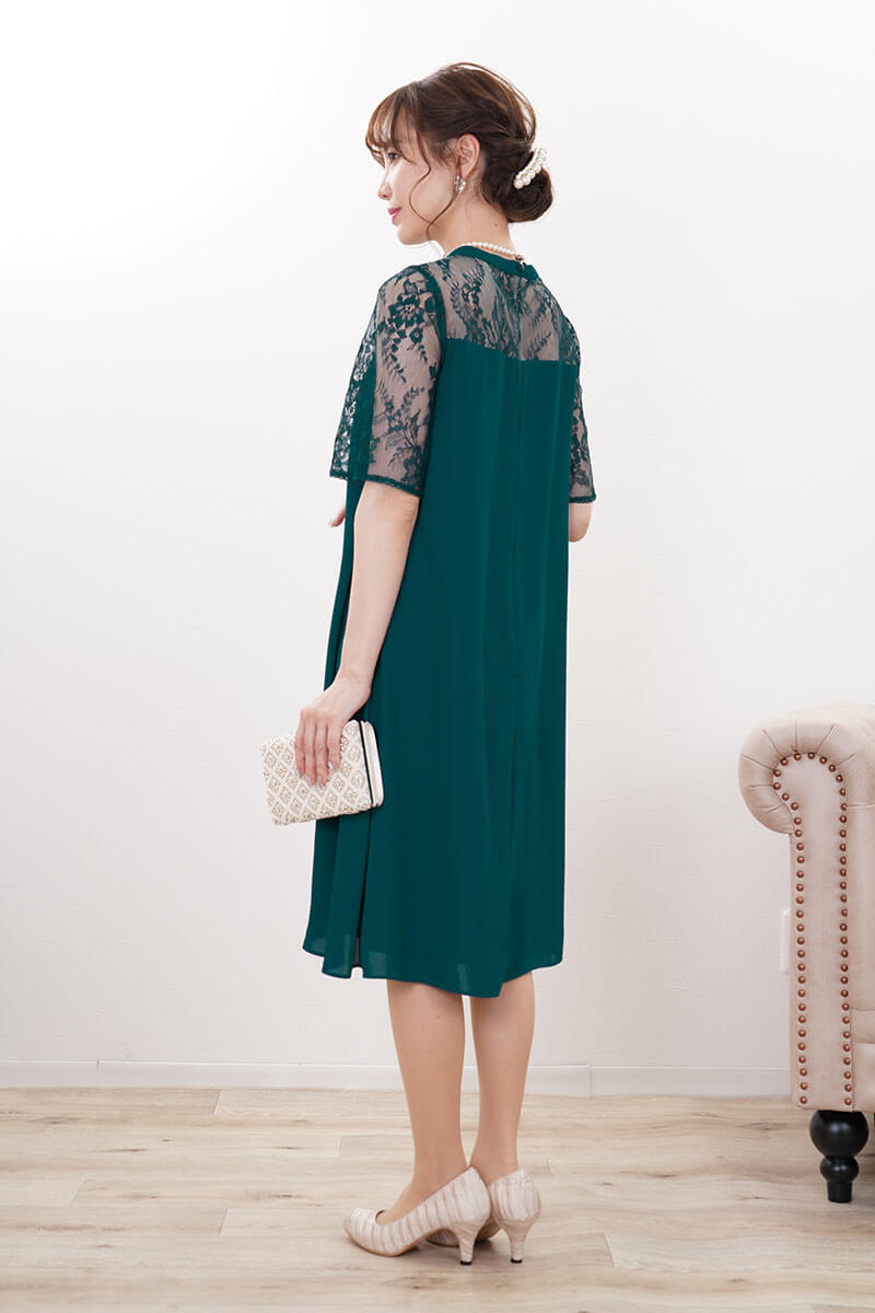 グリーンのレース切替テントラインドレス