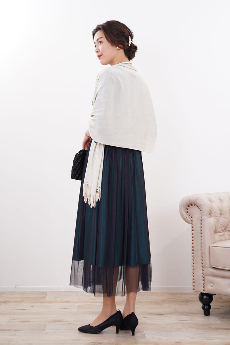 ダークグリーンのサテン×シフォンスカートドレス