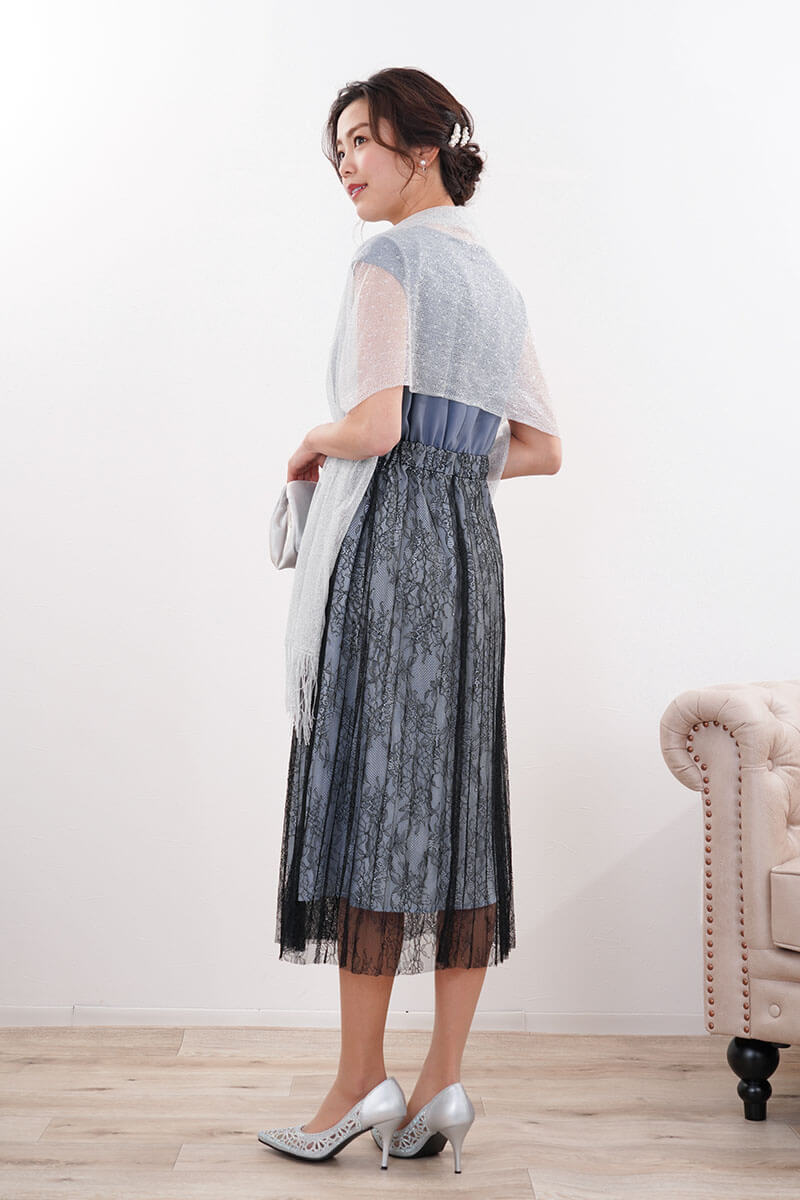 ブルー×ブラックのVネックレース切替ドレス