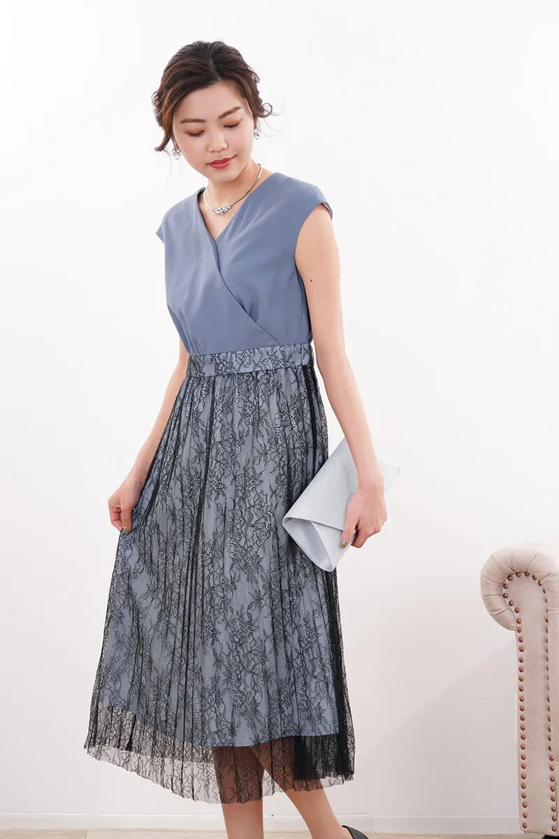 ブルー×ブラックのVネックレース切替ドレス