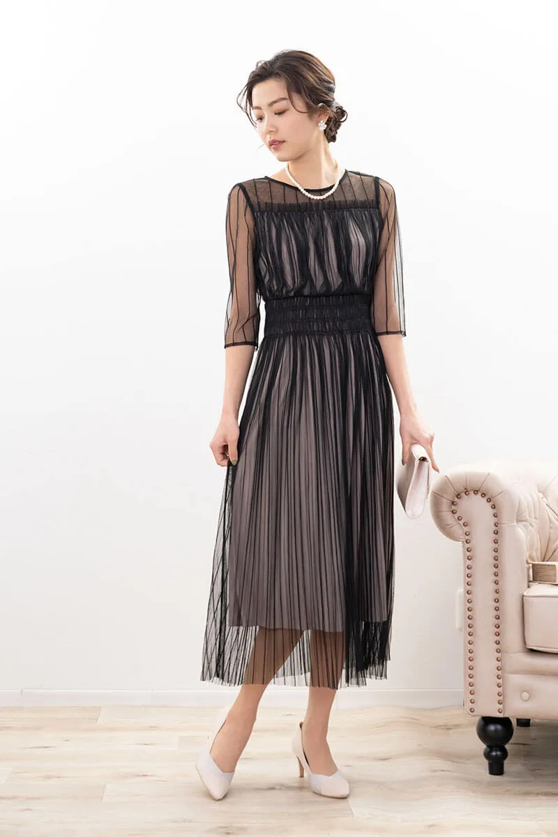 ブラックのストライプチュールレースドレス