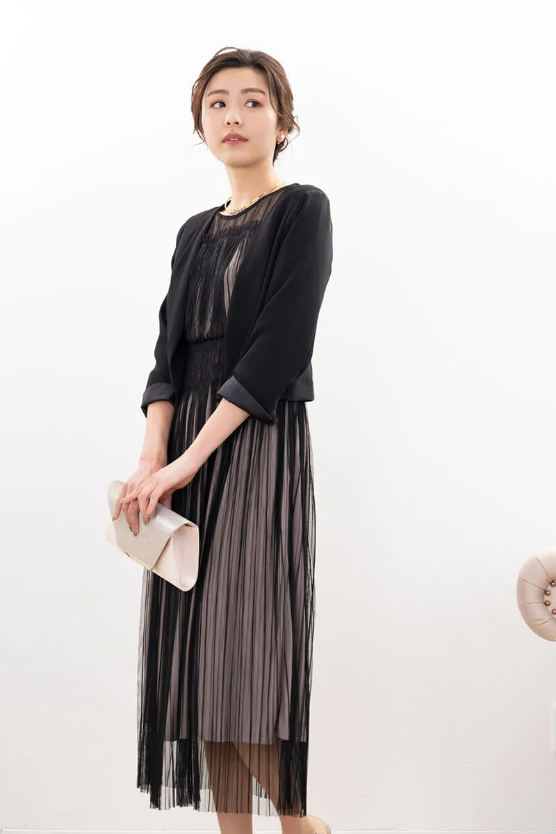 ブラックのストライプチュールレースドレス