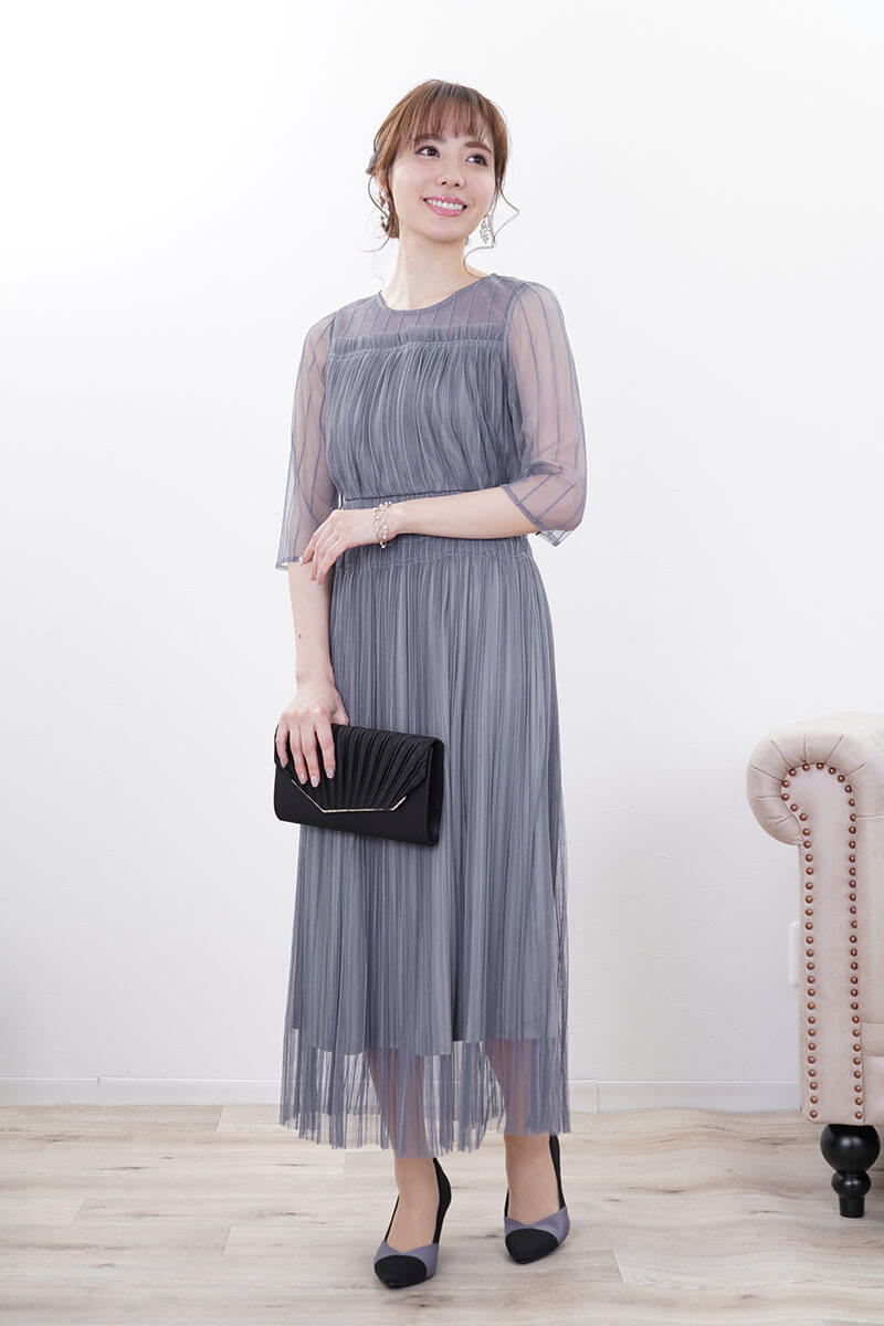 ブルーグレーのストライプチュールレースドレス