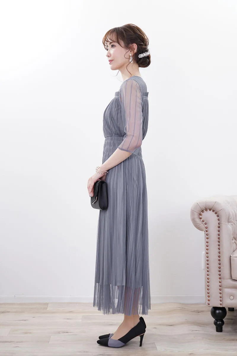 ブルーグレーのストライプチュールレースドレス
