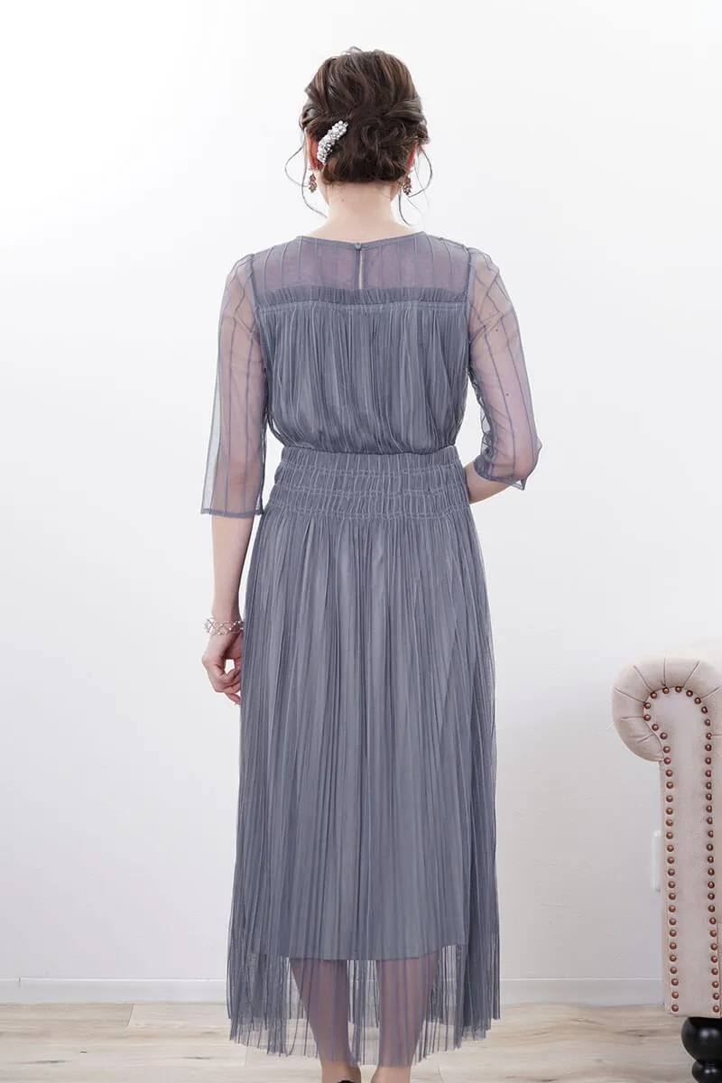 ブルーグレーのストライプチュールレースドレス