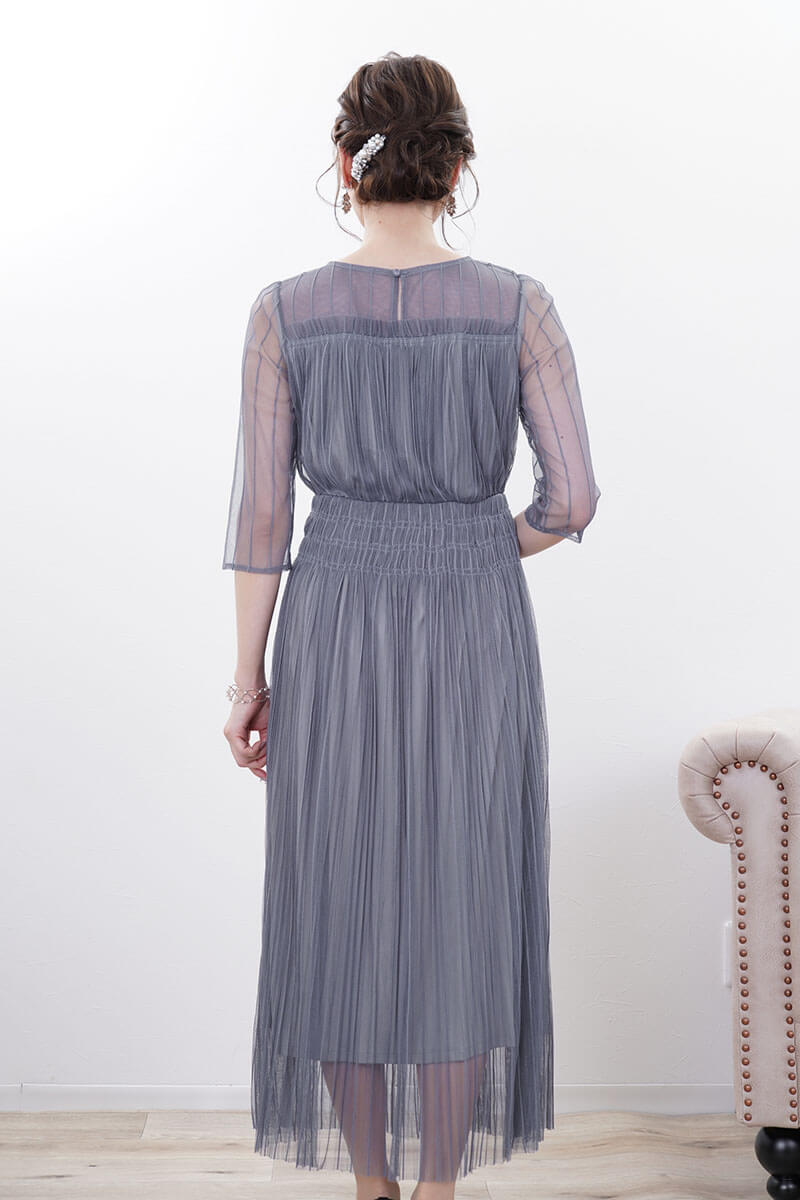 ブルーグレーのストライプチュールレースドレス