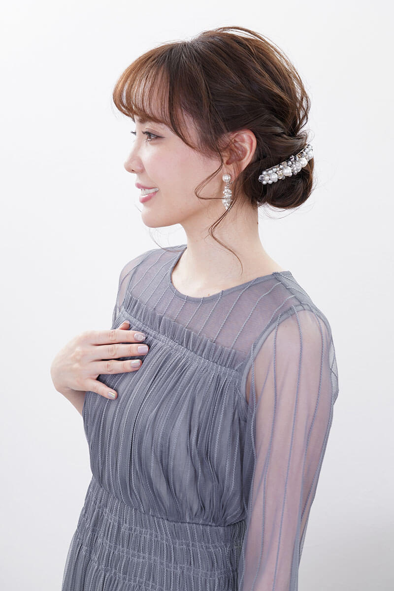 ブルーグレーのストライプチュールレースドレス