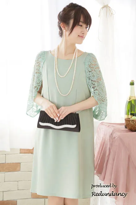 ライトグリーンのレースケープ風ドレス