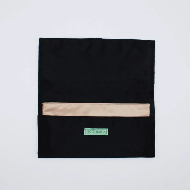 ブラックのエンブロイダリーふくさ