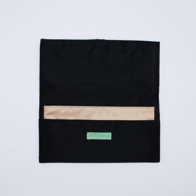 ブラックのエンブロイダリーふくさ