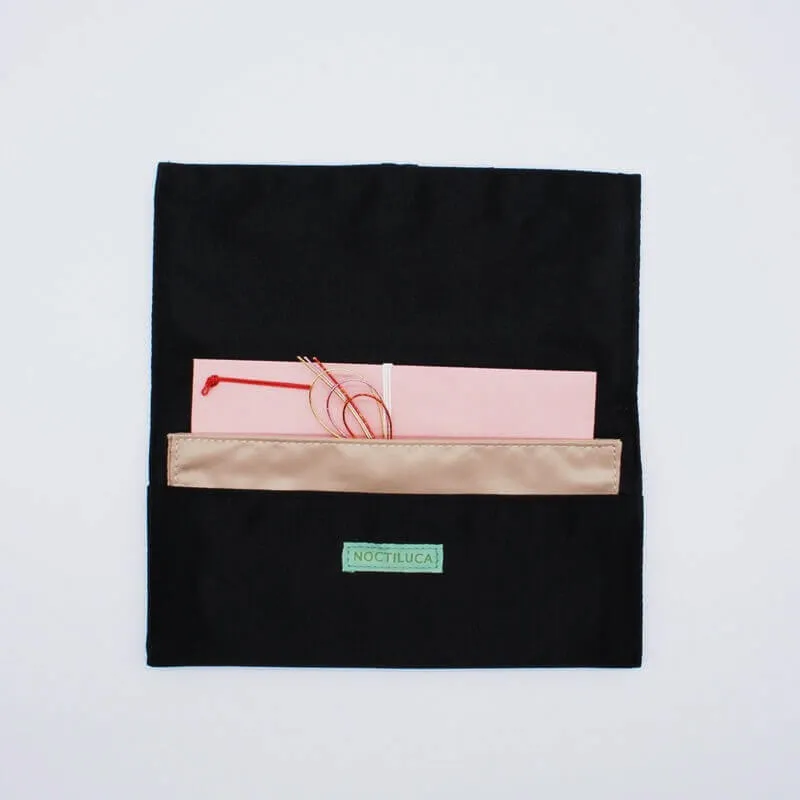 ブラックのエンブロイダリーふくさ