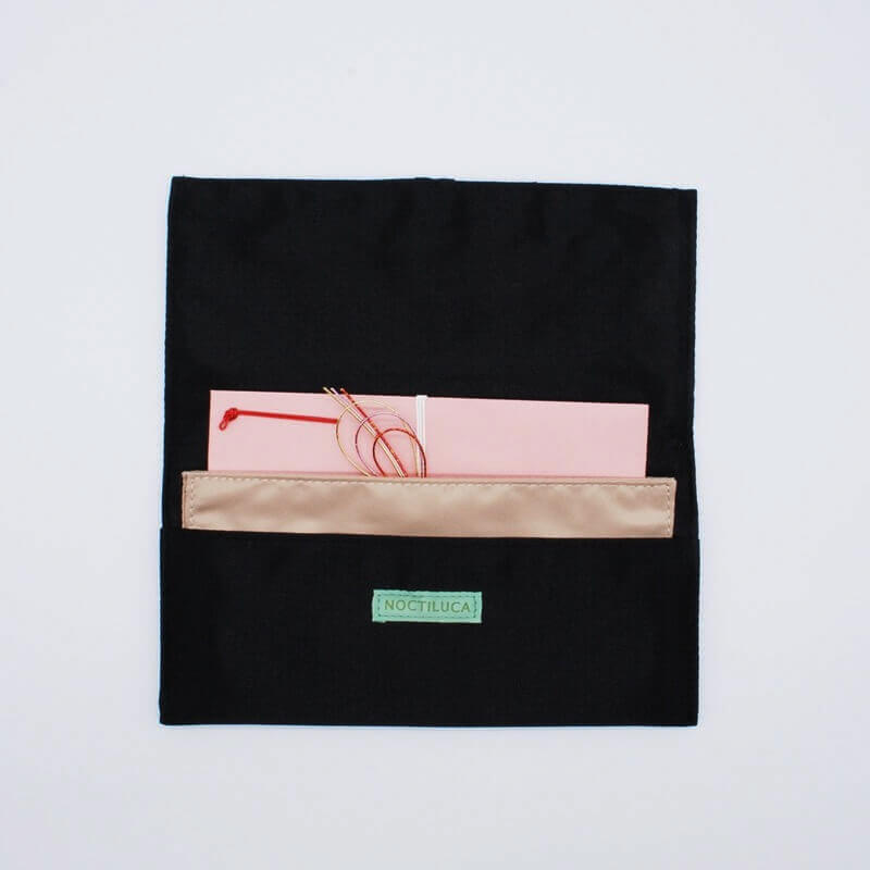 ブラックのエンブロイダリーふくさ