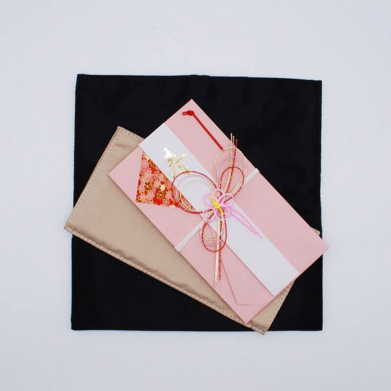 ブラックのエンブロイダリーふくさ