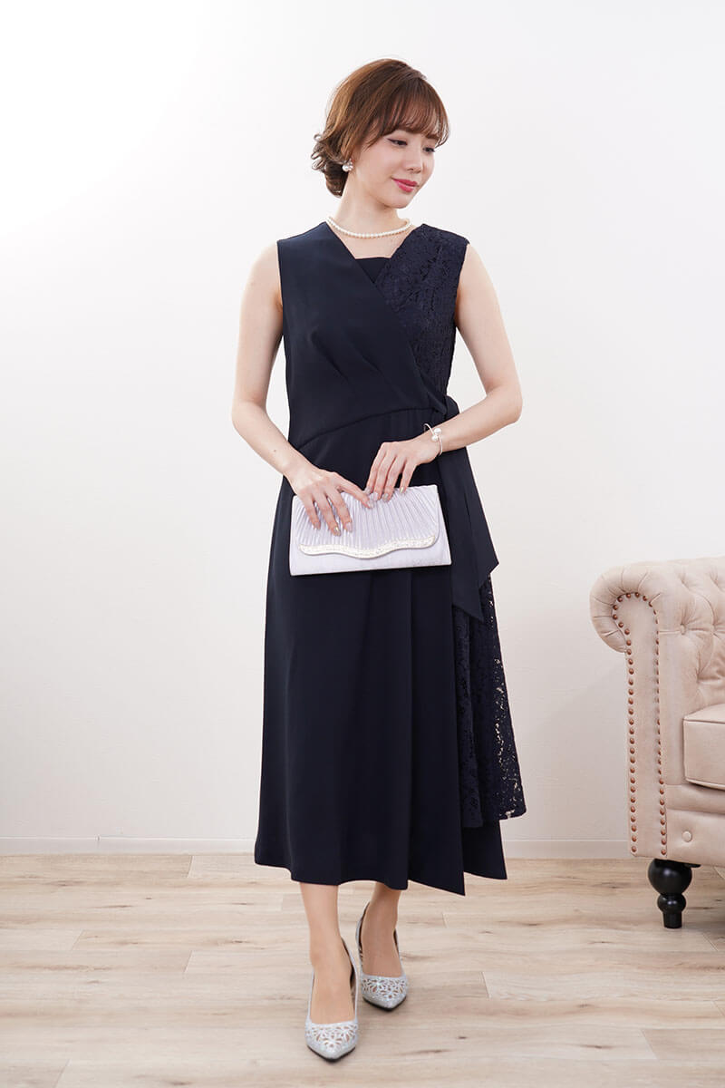 ネイビーのレース切替カシュクールドレス