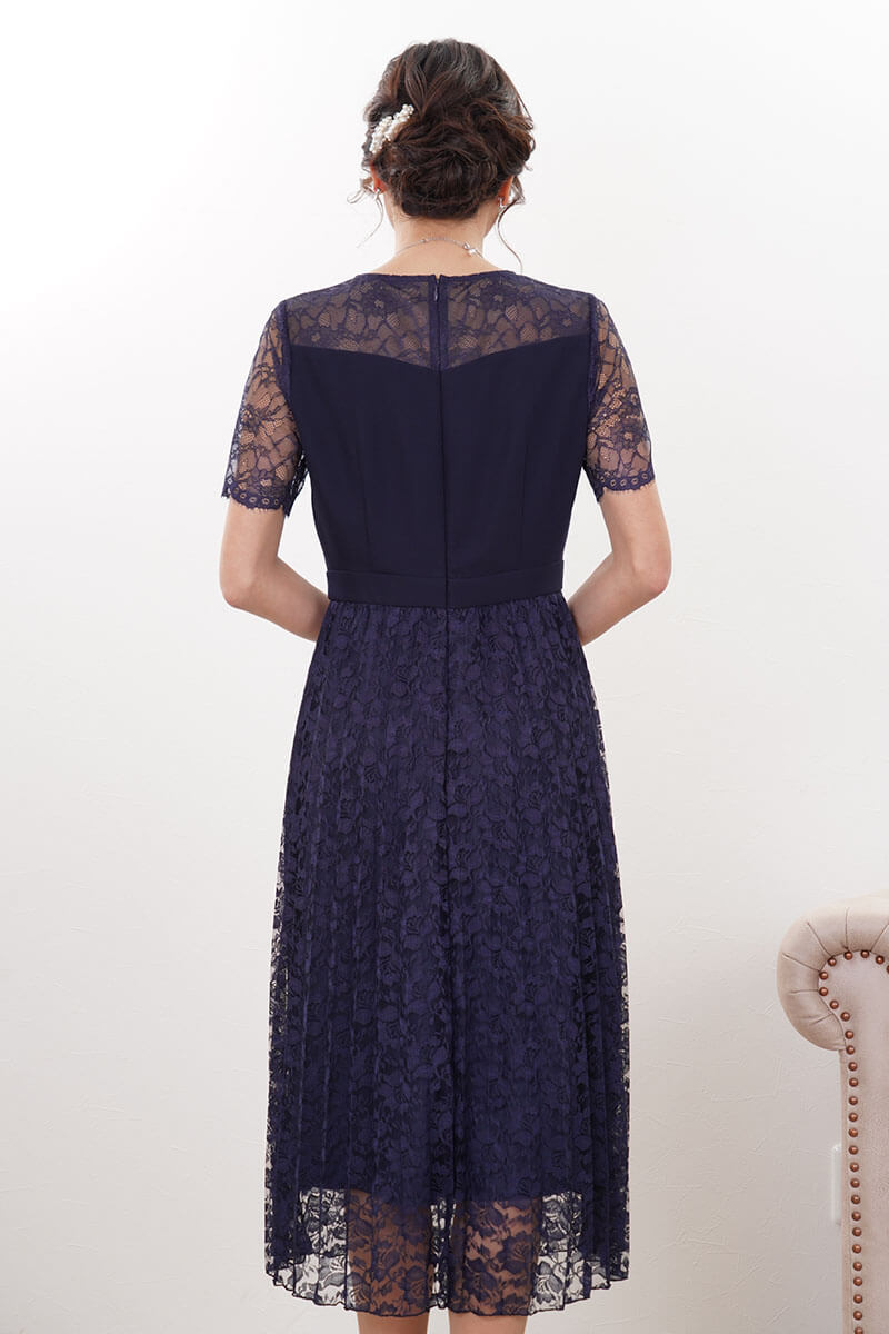 ネイビーの総レースプリーツドレス
