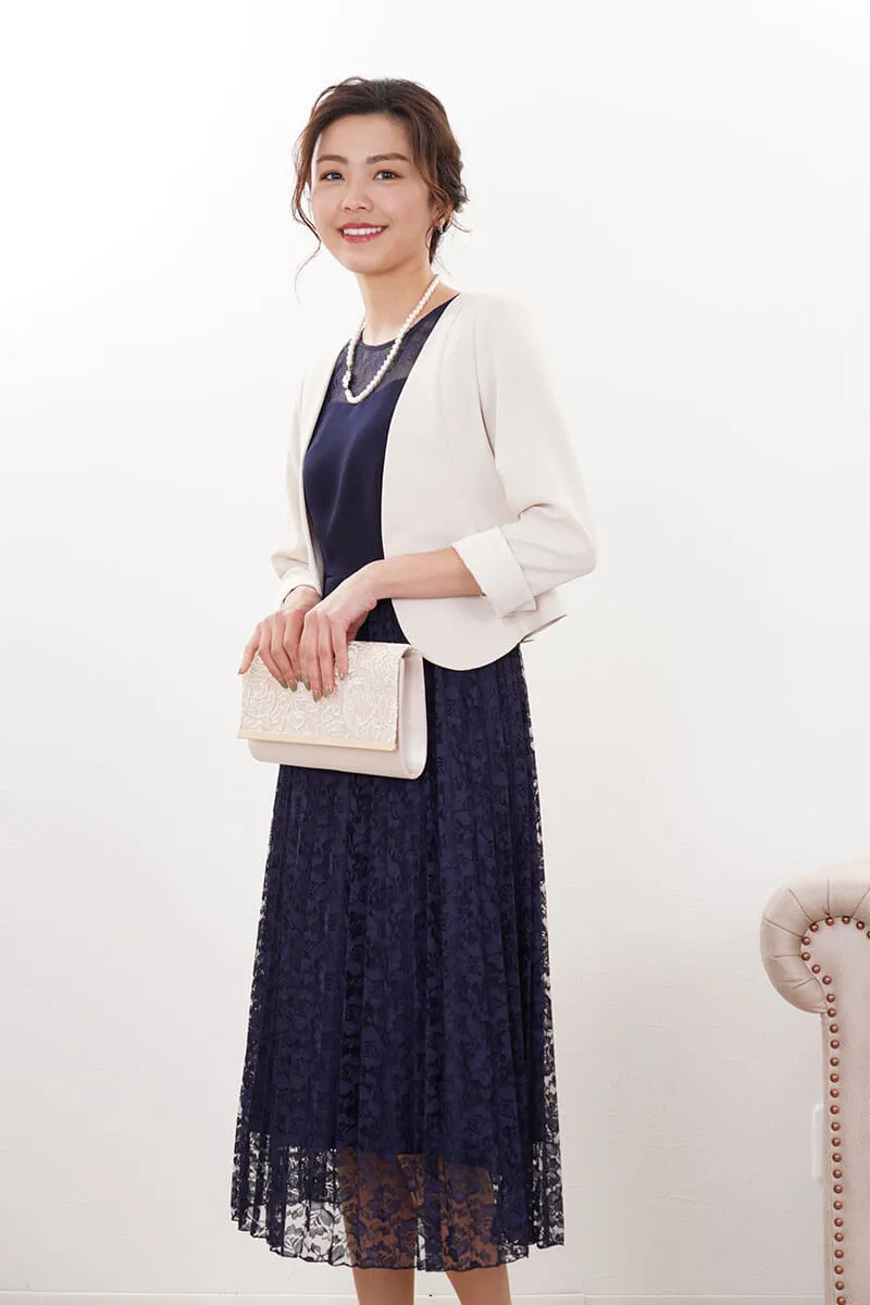 ネイビーの総レースプリーツドレス