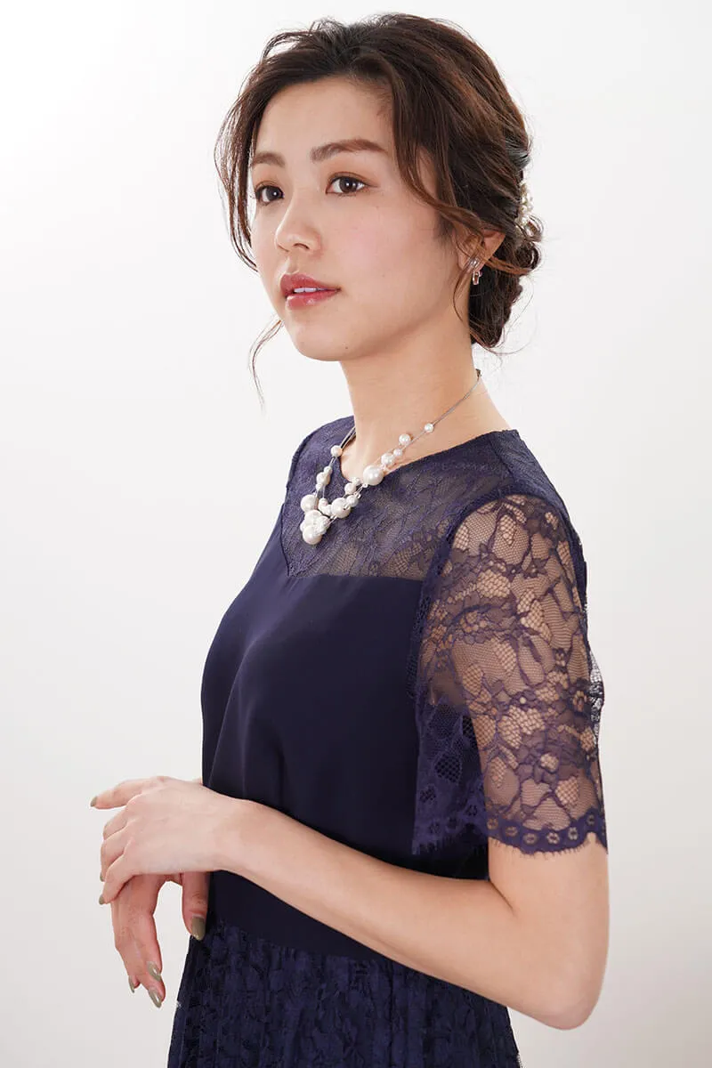 ネイビーの総レースプリーツドレス