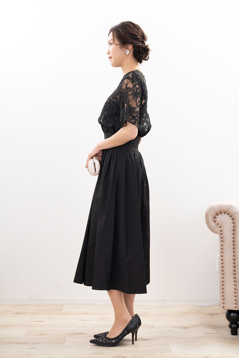ブラックのクラシカルレースタフタドレス