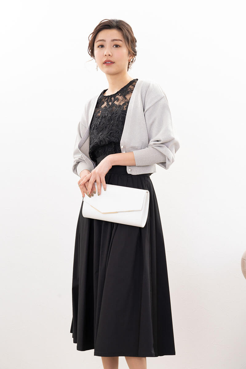 ブラックのクラシカルレースタフタドレス