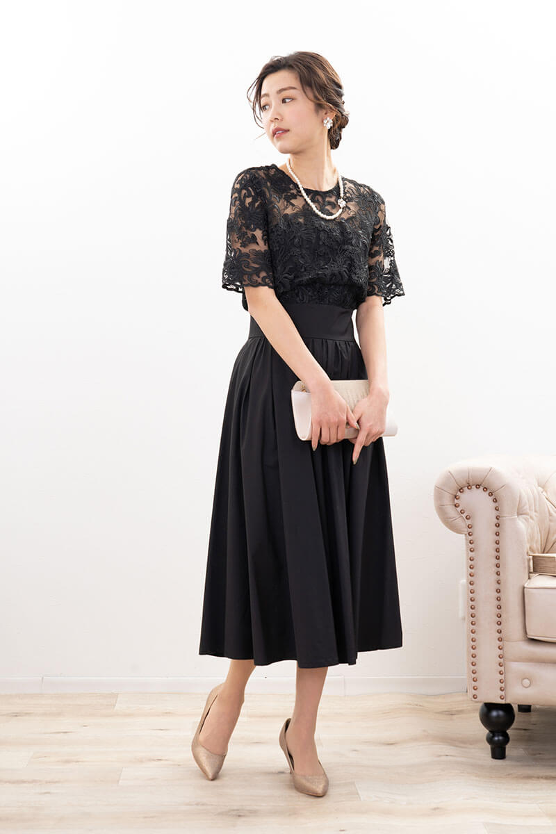 ブラックのクラシカルレースタフタドレス
