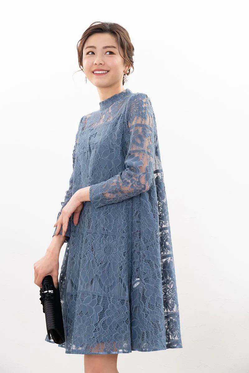 ブルーのクラシカルレースショートドレス