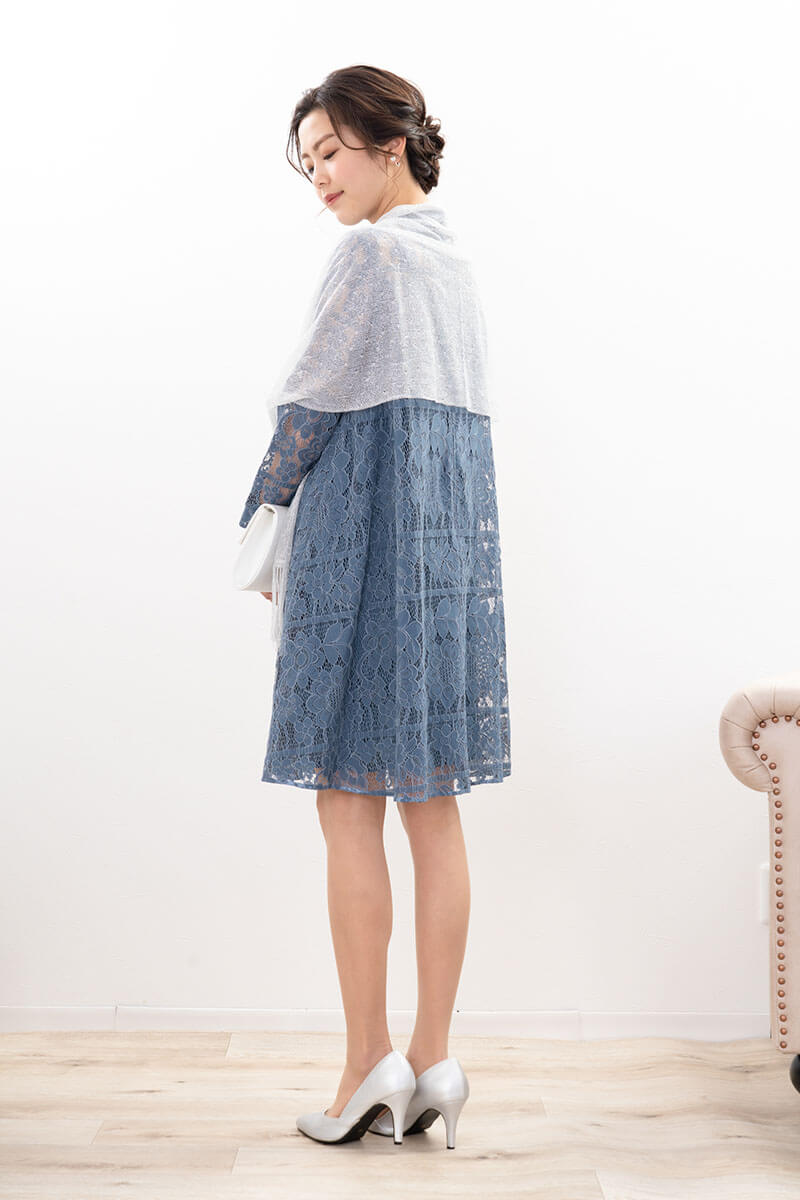 ブルーのクラシカルレースショートドレス
