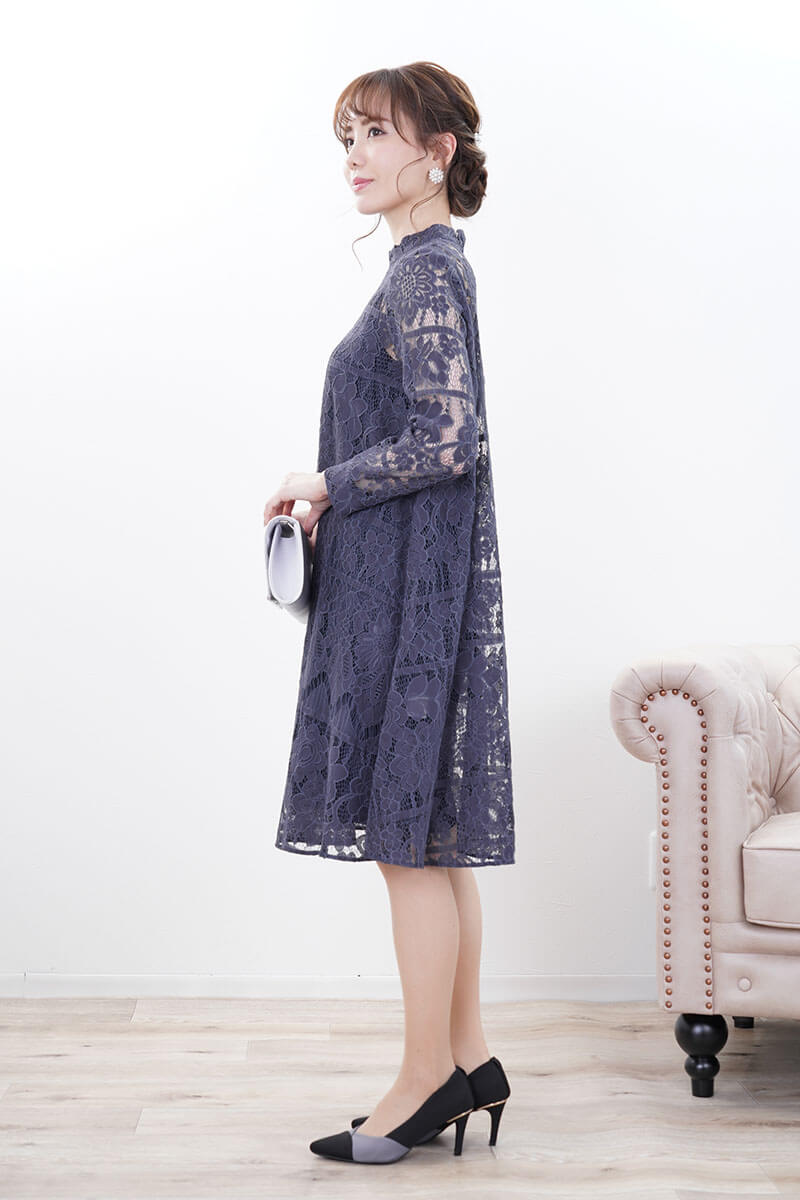 ネイビーのクラシカルレースショートドレス