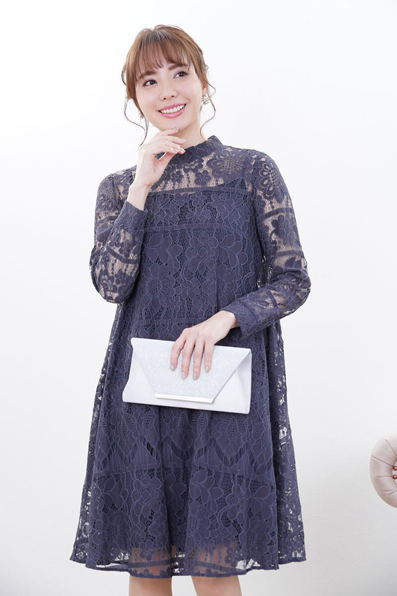 ネイビーのクラシカルレースショートドレス