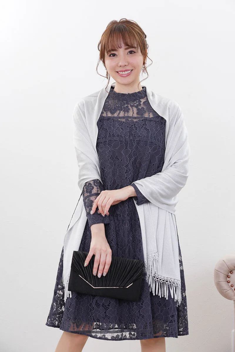 ネイビーのクラシカルレースショートドレス