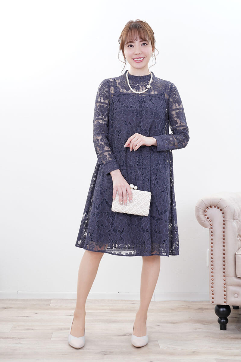 ネイビーのクラシカルレースショートドレス
