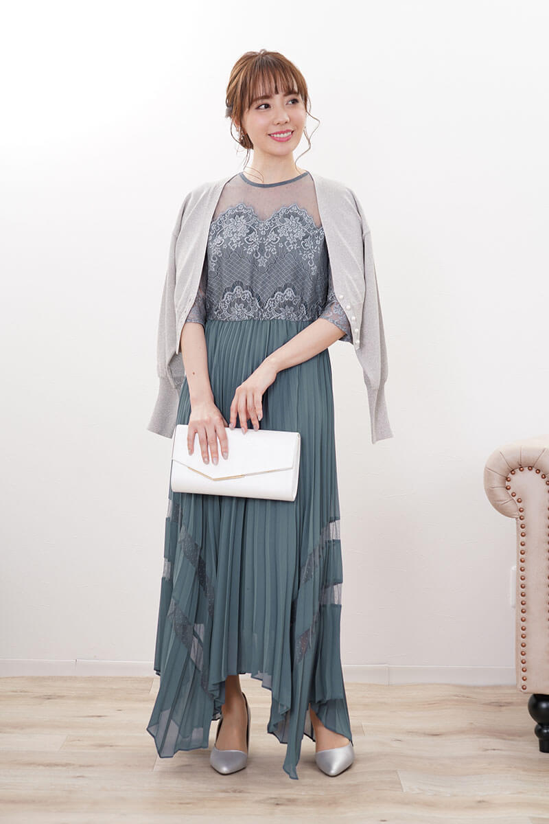 ブルーグリーンのレース袖アシンメトリードレス