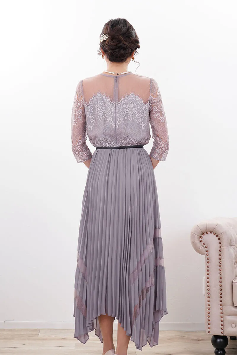 ベージュピンクのレース袖アシンメトリードレス