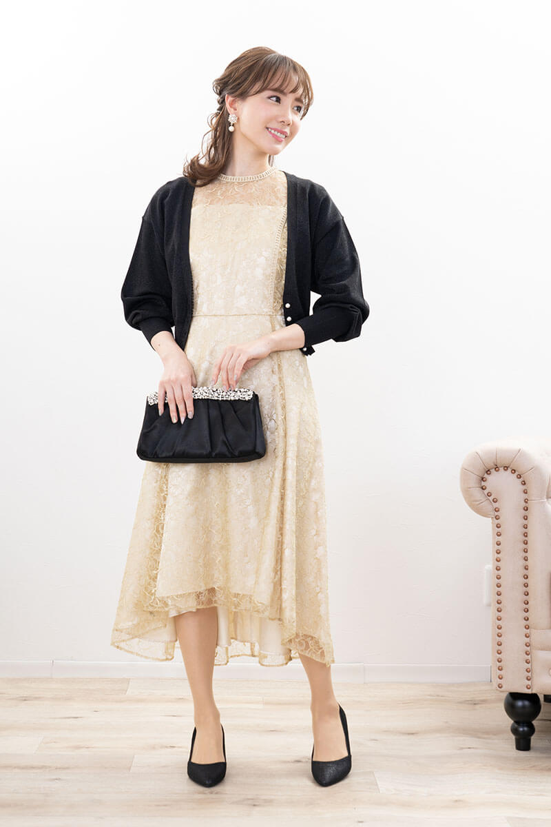 イエローのフリルスリーブレースドレス