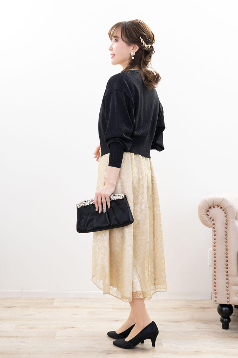 イエローのフリルスリーブレースドレス