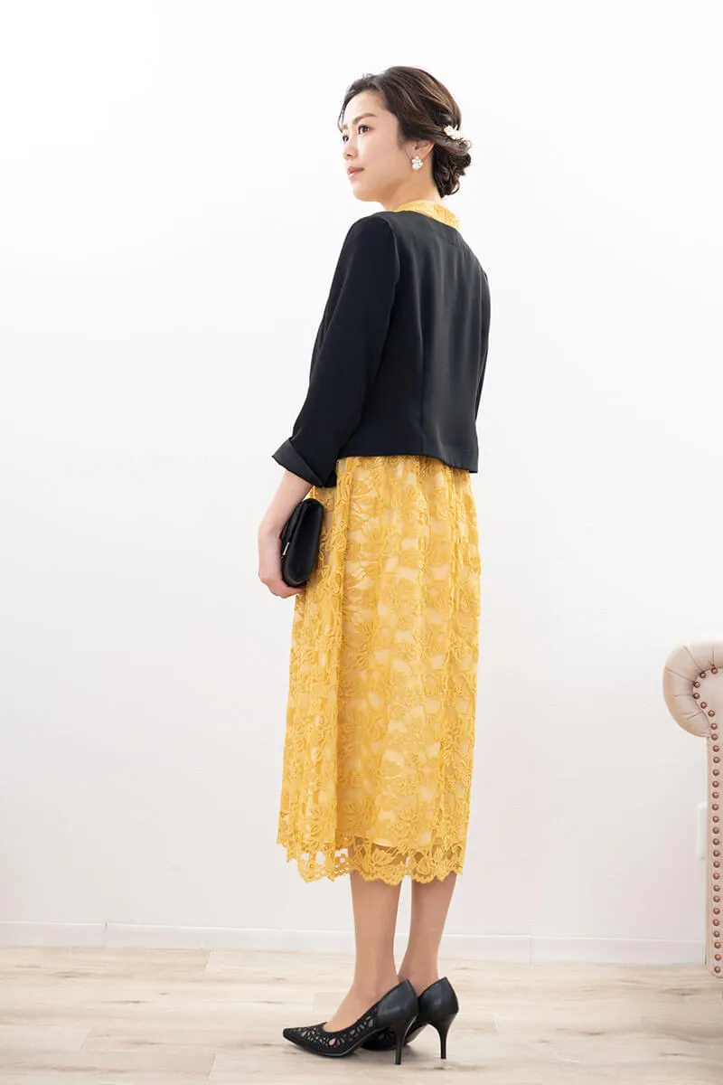 イエローのフローラルレースハイネックドレス