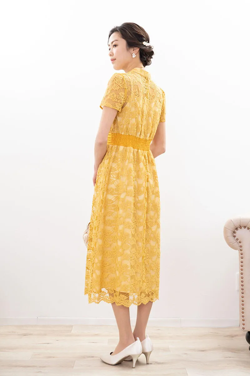 イエローのフローラルレースハイネックドレス
