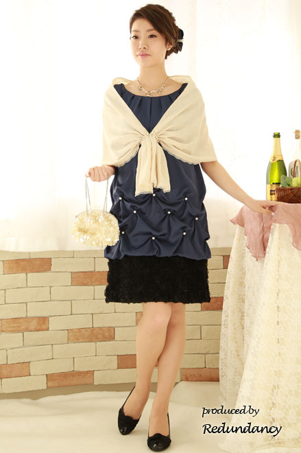 ネイビーのパールIラインドレス