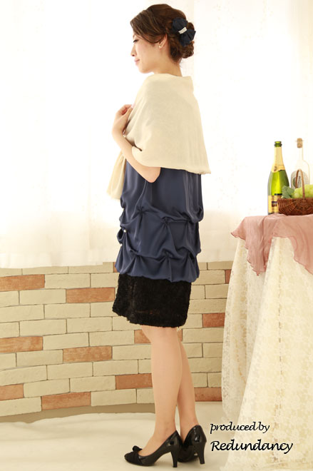 ネイビーのパールIラインドレス