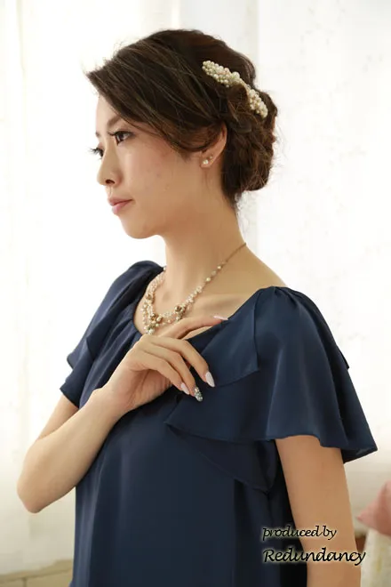 ネイビーのパールIラインドレス