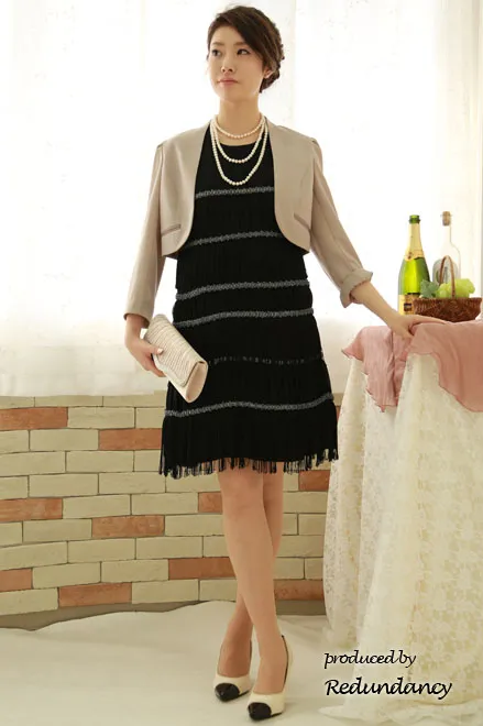 ブラックのビーズ刺繍フリンジドレス