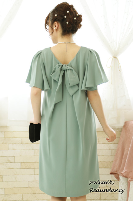 ライトグリーンのレース切替バックリボンドレス