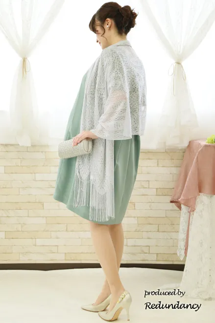 ライトグリーンのレース切替バックリボンドレス