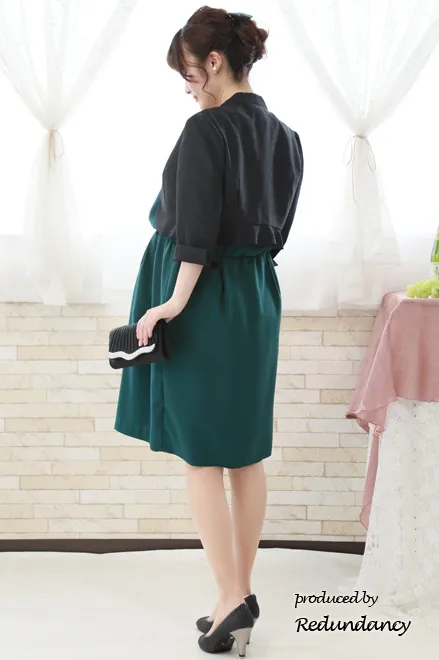 グリーンの授乳口付きレースドレス